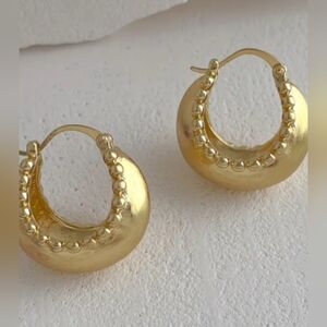 Chunky Gold Hoop